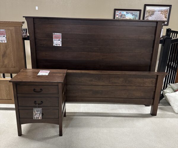 Granny Mission Queen Bed w/ Nightstand Set